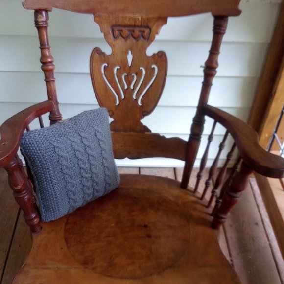 Hand Crafted Knit Throw Pillow Tree Leaf Gray Button Cable Home Decor Cabin… - Picture 6 of 7